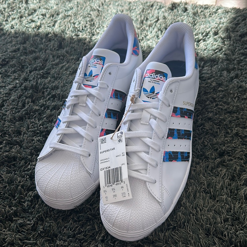 Adidas Superstar size 10